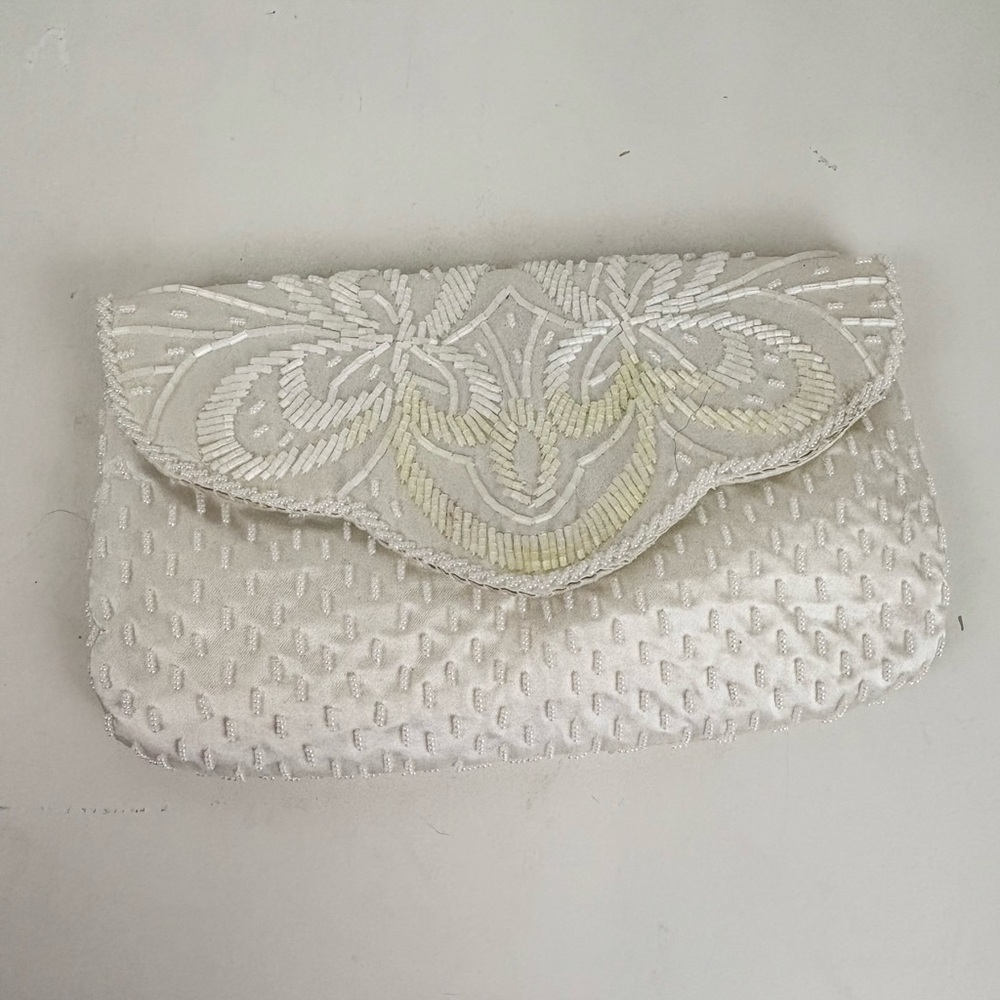 Vintage Magid Handmade in Macau White Ivory Beaded Sequined Evening After 5 Bag